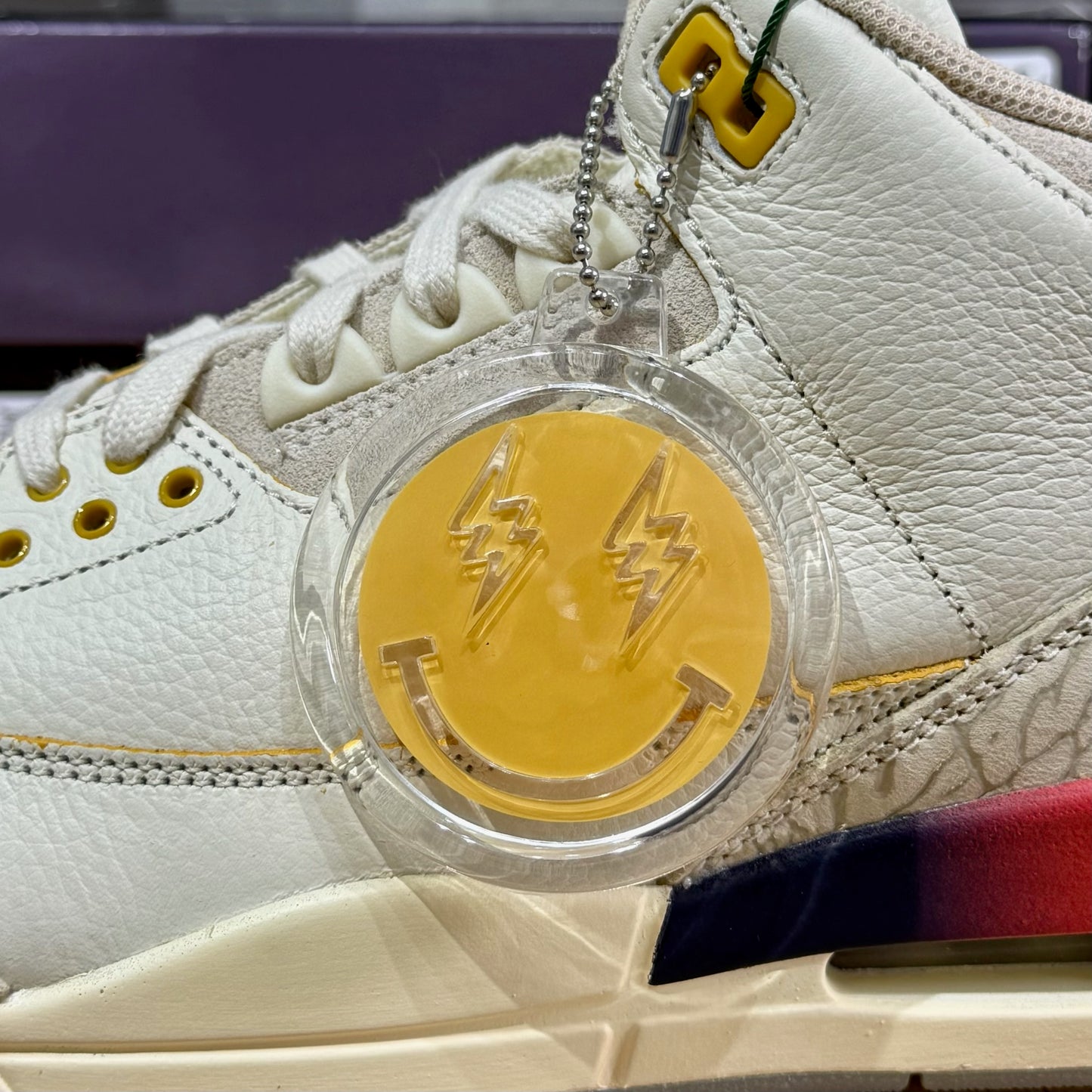 Jordan 3 x J Balvin - Medellin Sunset