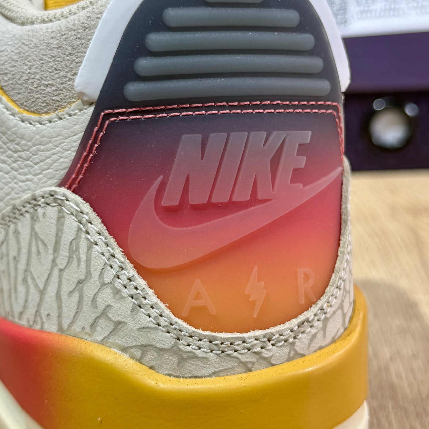 Jordan 3 x J Balvin - Medellin Sunset