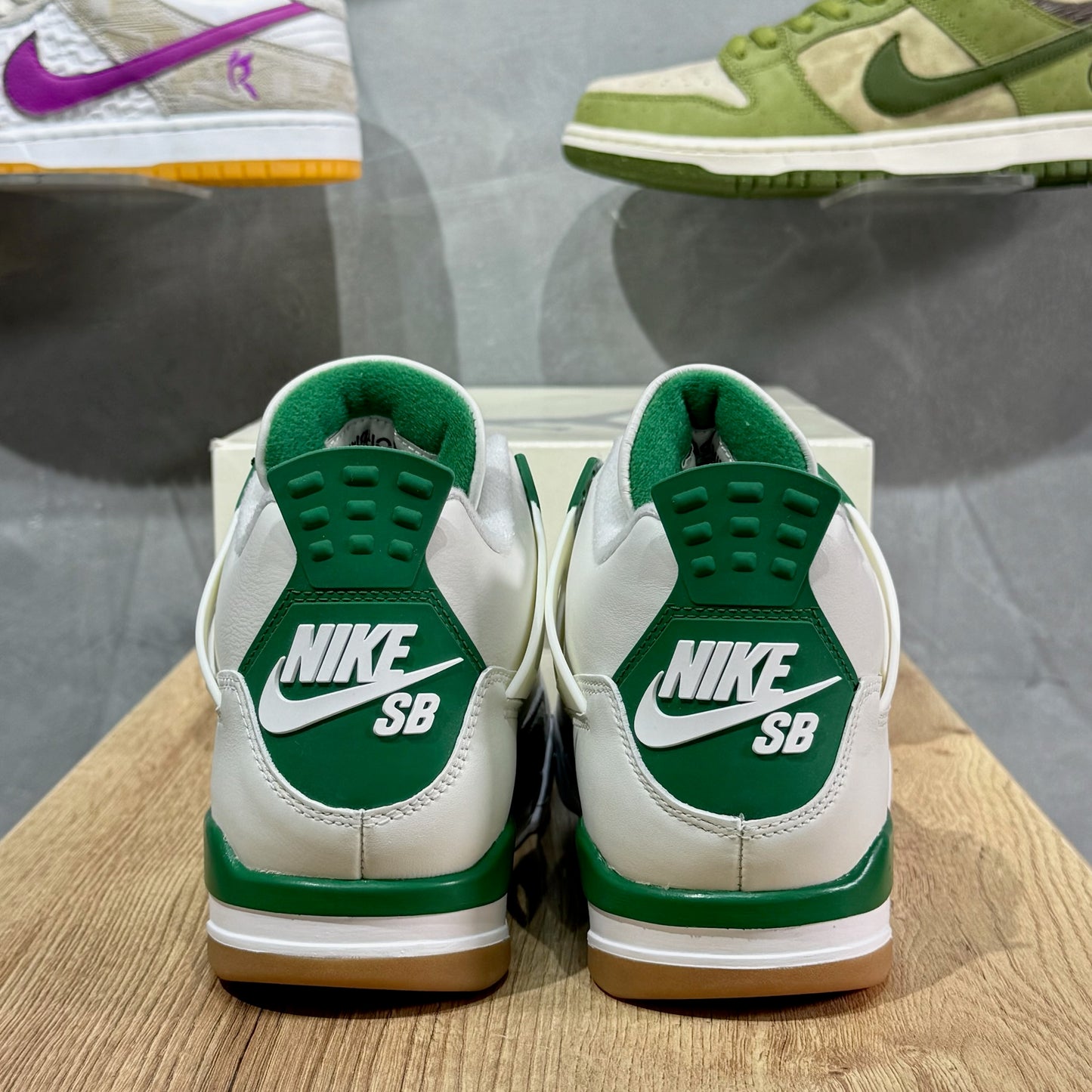 Jordan 4 SB - Pine Green