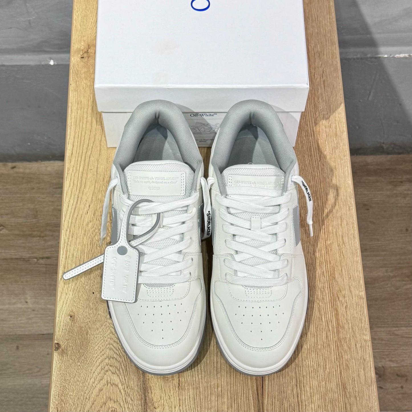 Off White Out Of Office - White & Grey