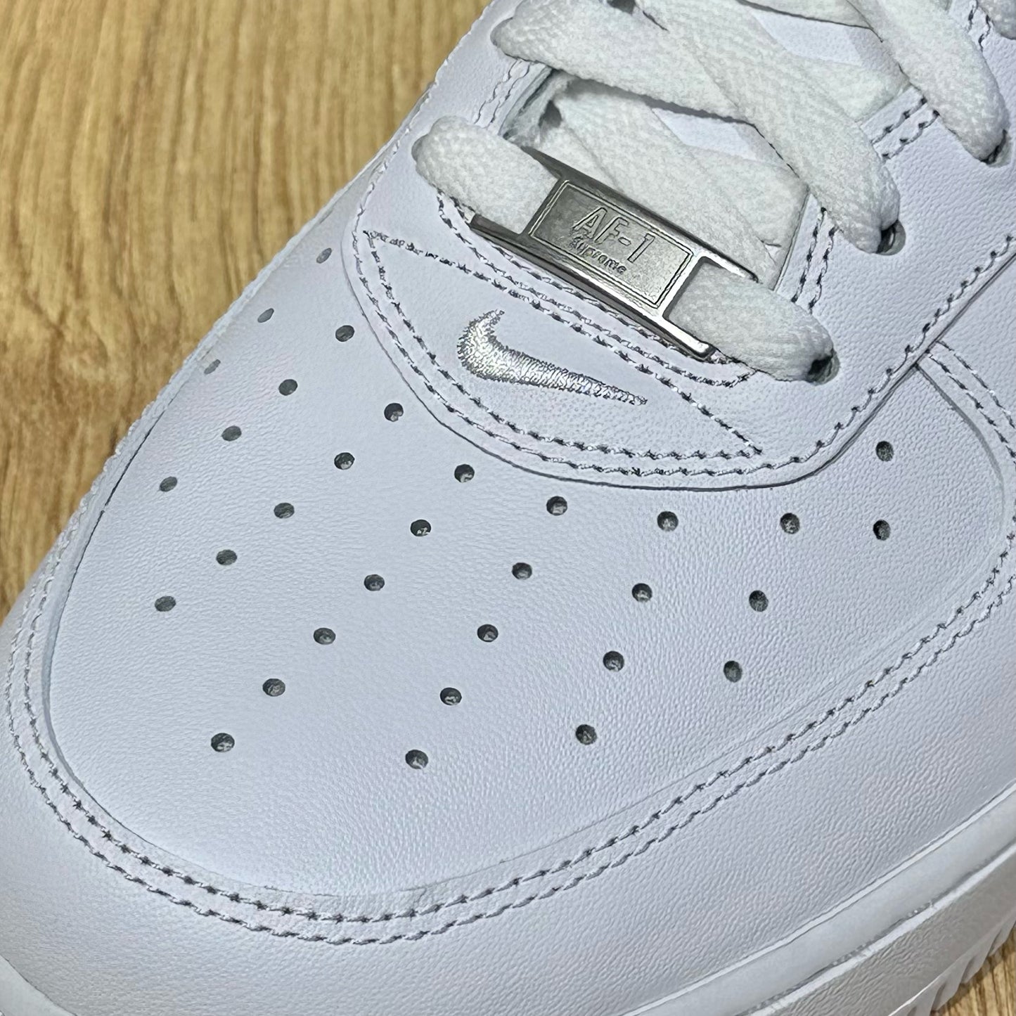 Nike x Supreme Air Force 1 - White
