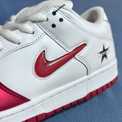 Nike SB x Supreme Dunk - Jewel Swoosh Red