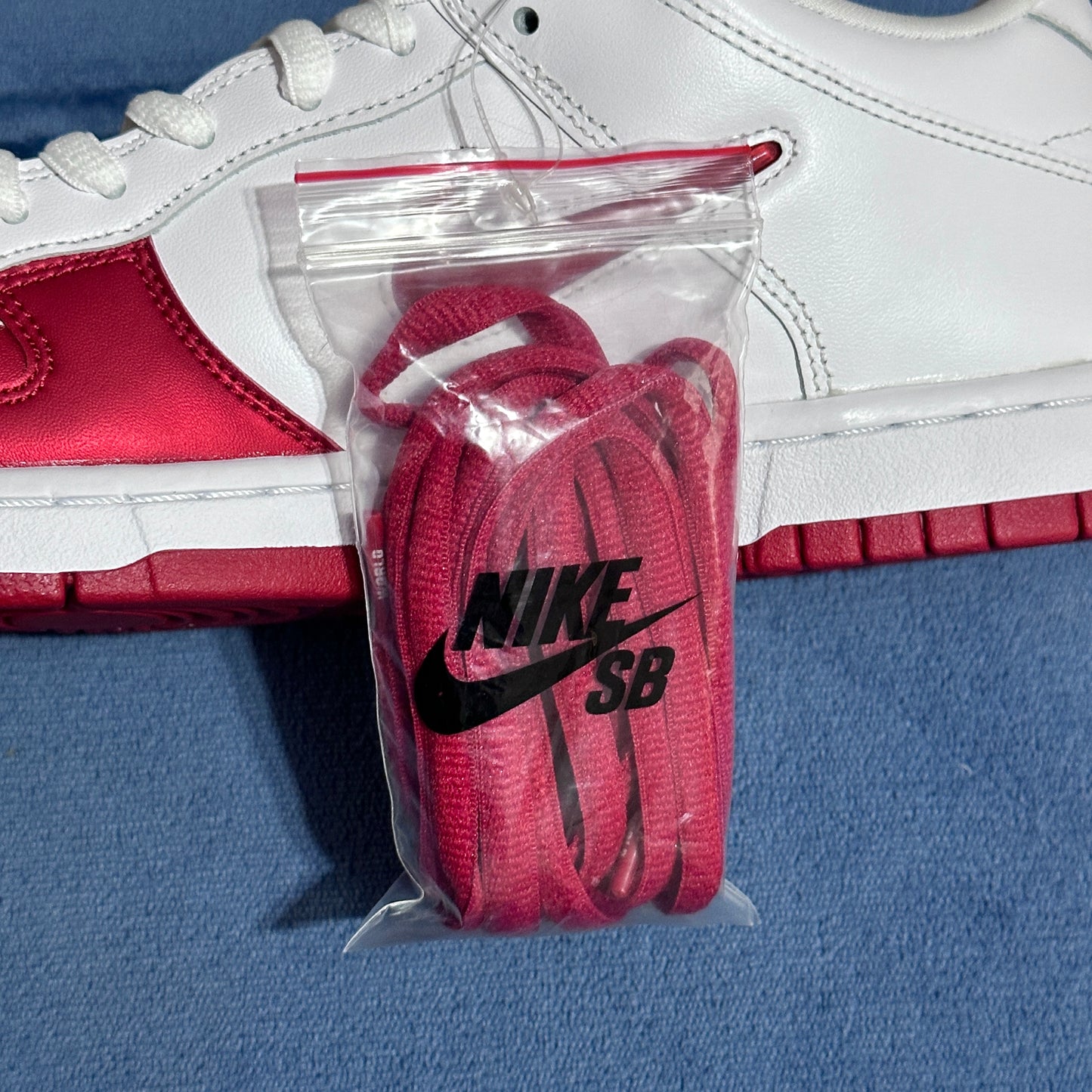 Nike SB x Supreme Dunk - Jewel Swoosh Red