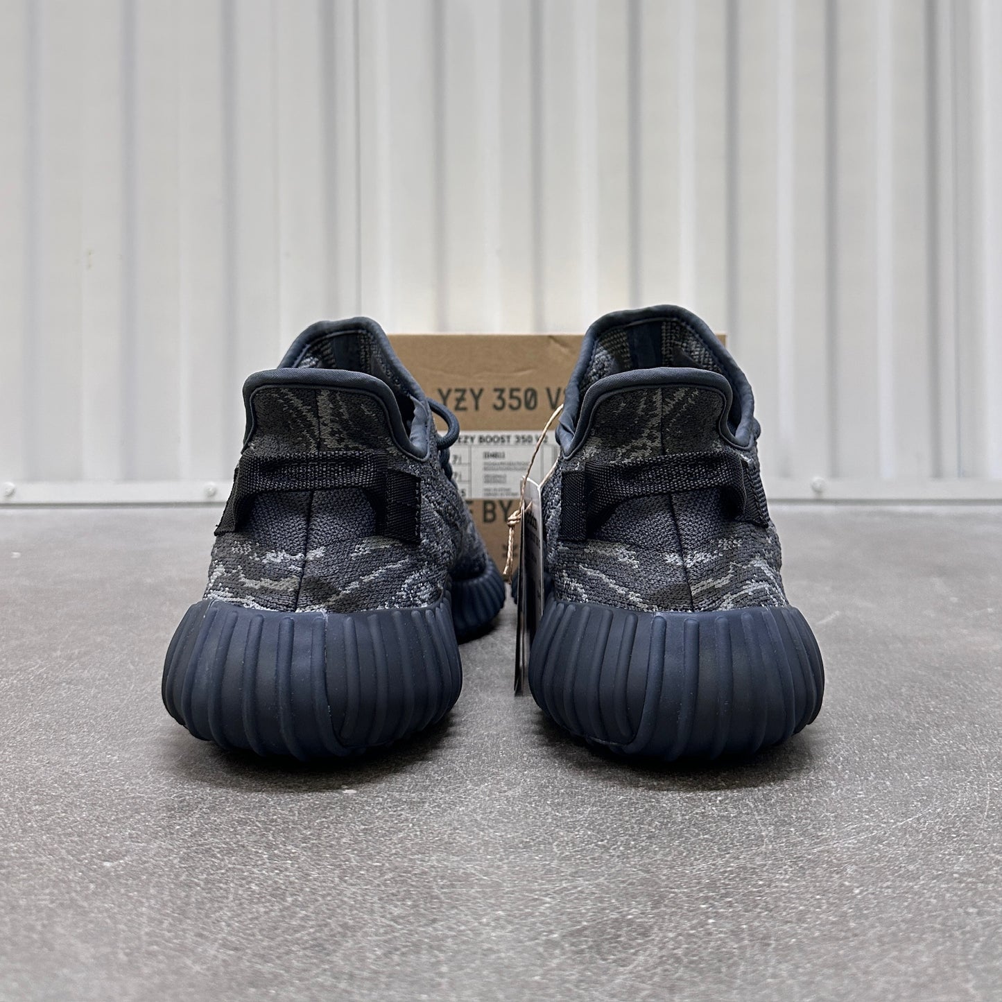 Yeezy Boost 350 V2 - Dark Salt