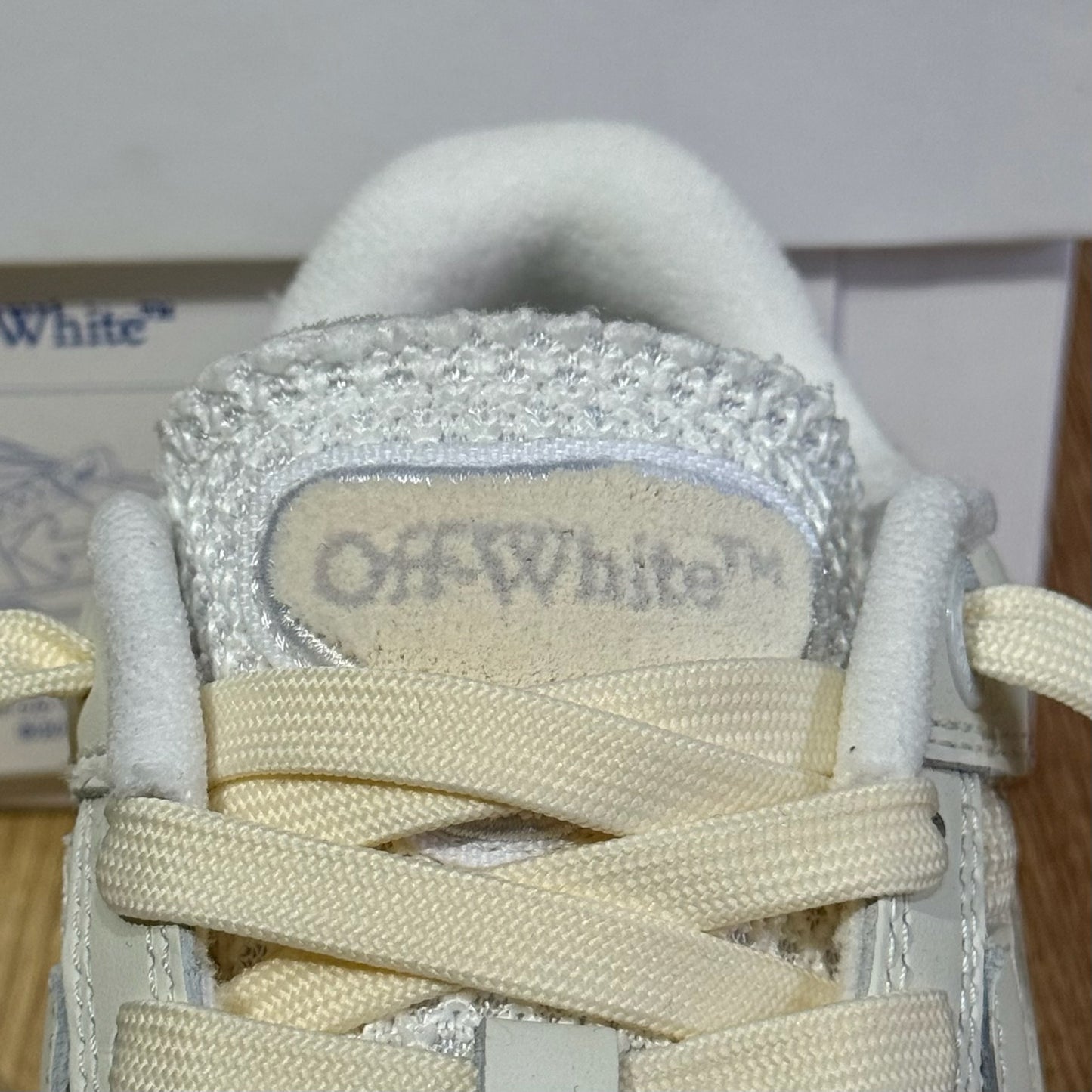 Off White Out Of Office Slim - White & Cream