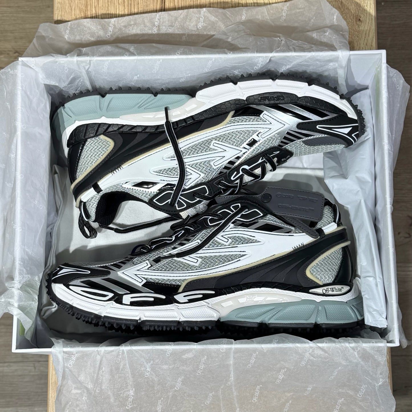Off White Be Right Back - Light Grey & Black