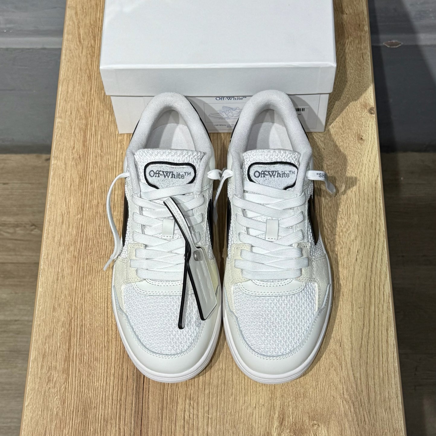 Off White Out Of Office Slim - White & Black