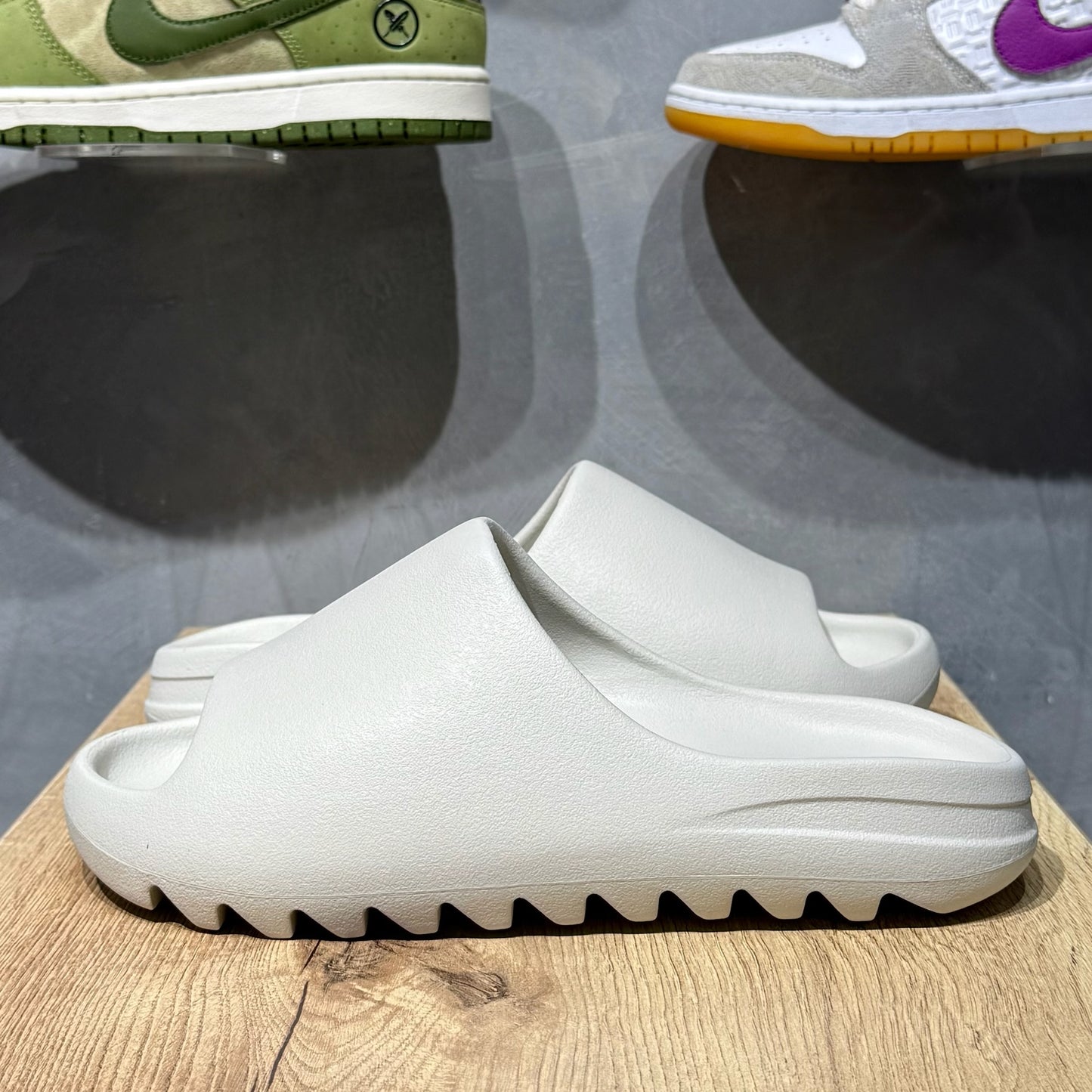 Yeezy Slides - Cream