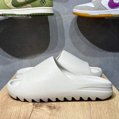 Yeezy Slides - Cream