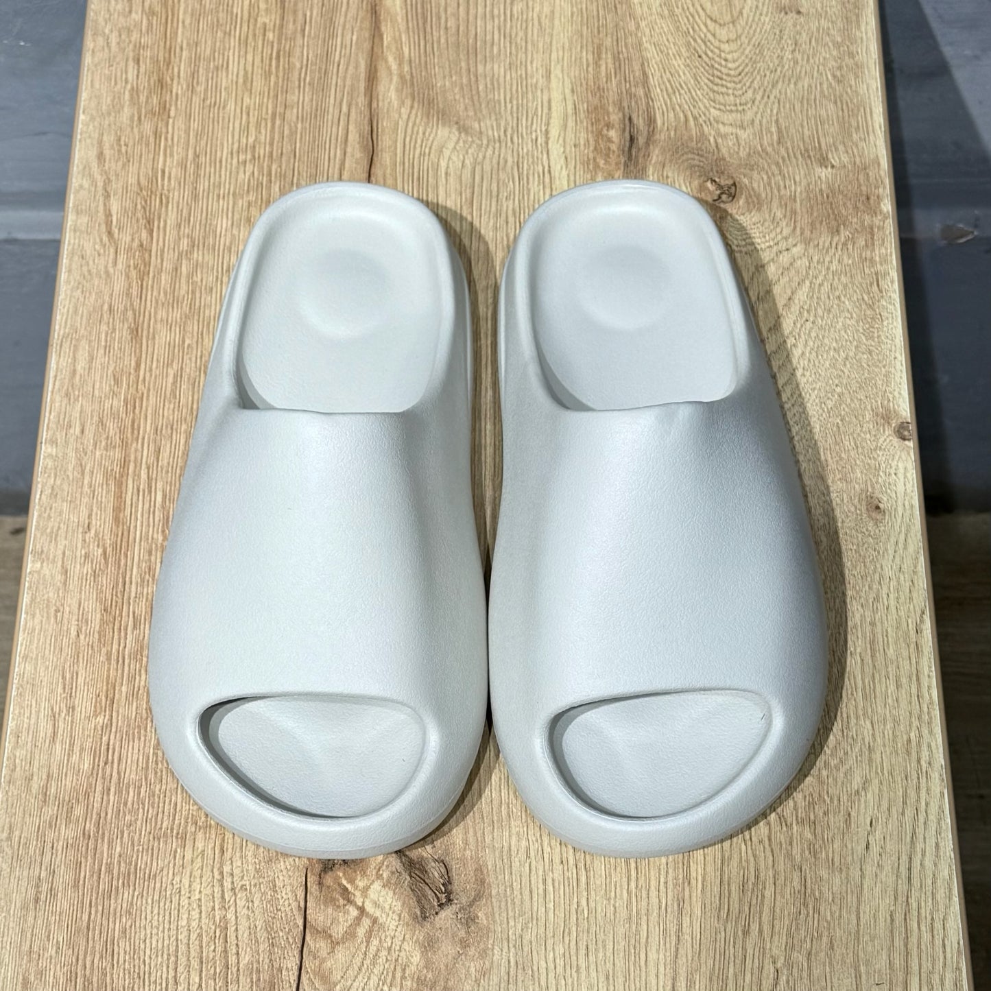 Yeezy Slides - Cream