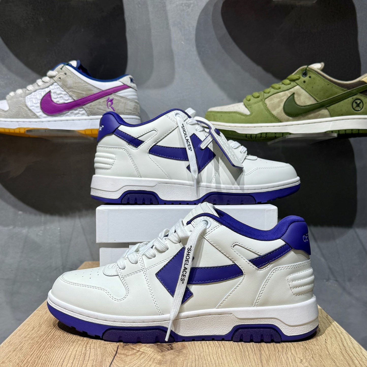 Off White Out Of Office - White & Dark Blue