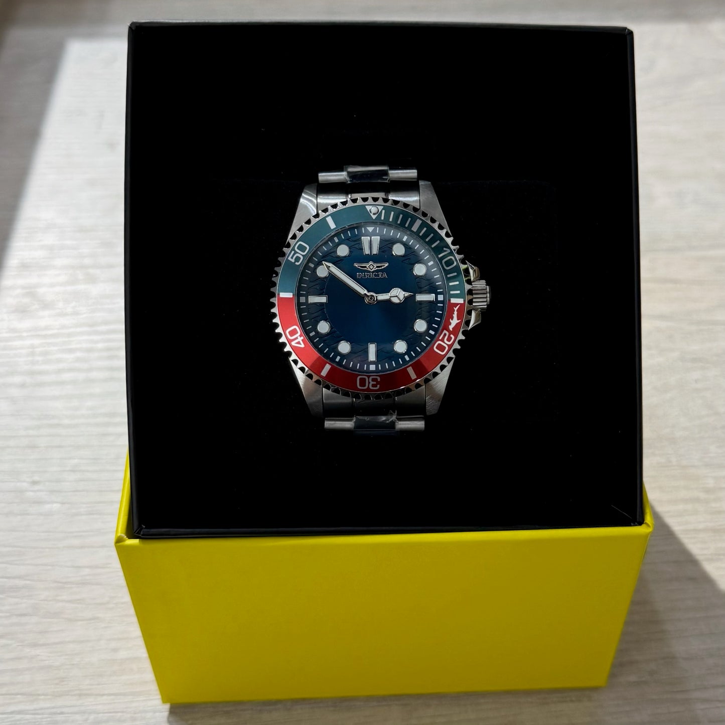 Invicta Pro Diver Watch Steel 43mm - Sky Blue & Red