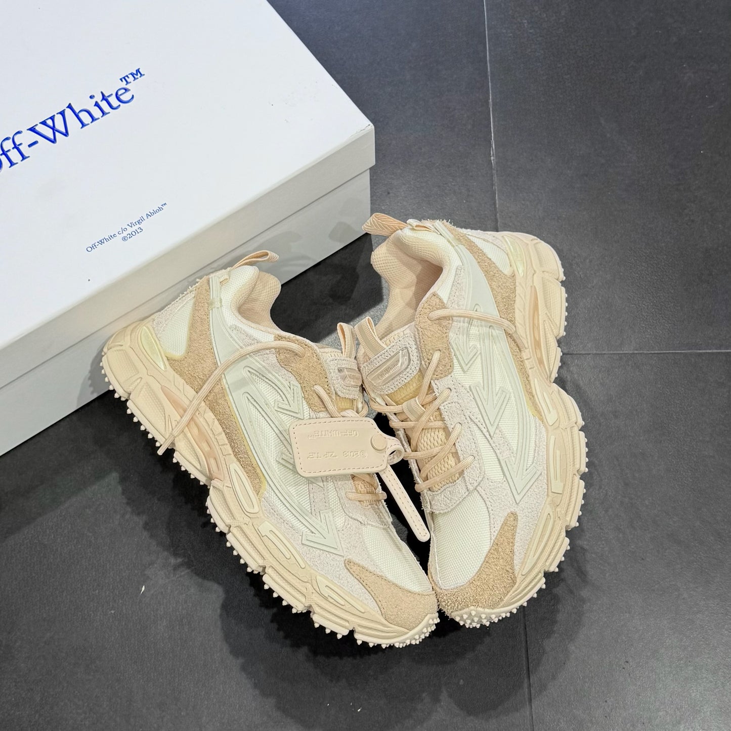 Off White Be Right Back - Suede Caramel Nude