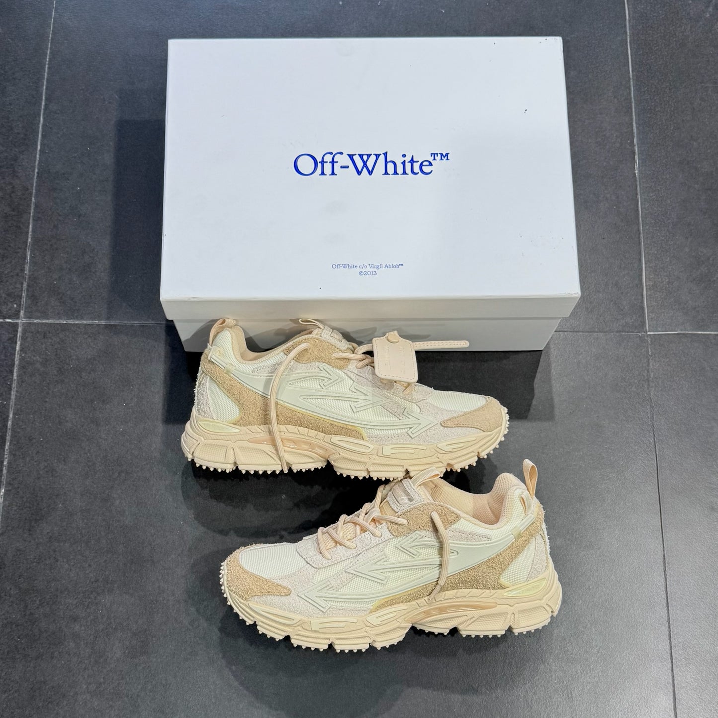 Off White Be Right Back - Suede Caramel Nude