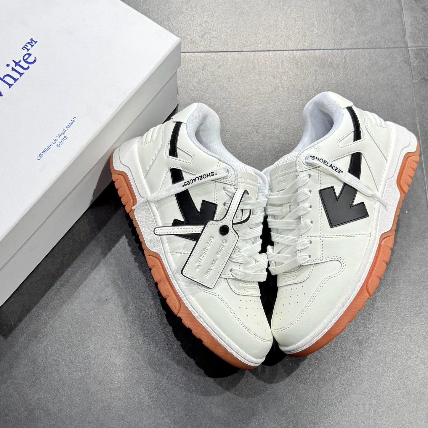 Off White Out Of Office - White & Black Gum