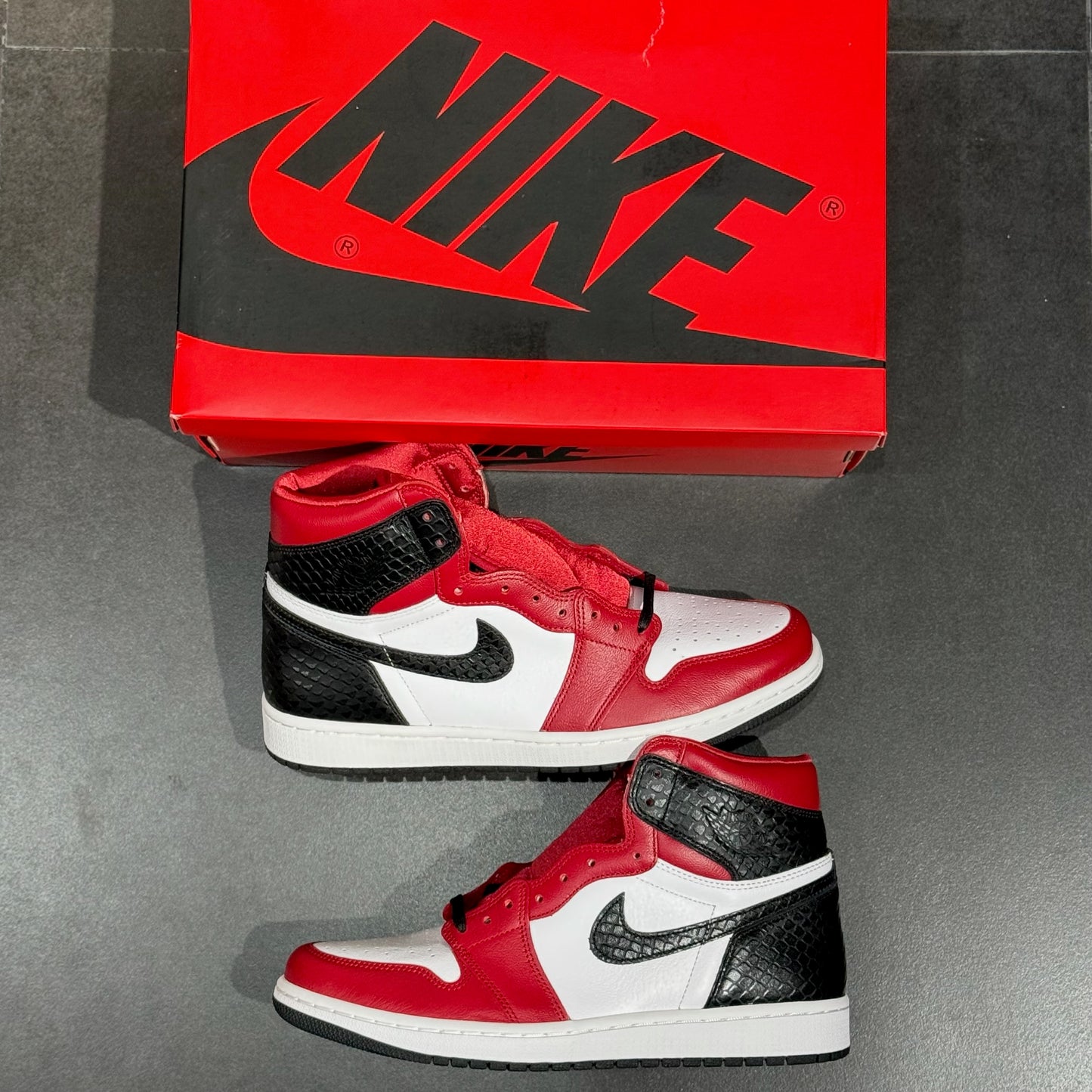 Jordan 1 High - Satin Snake Chicago