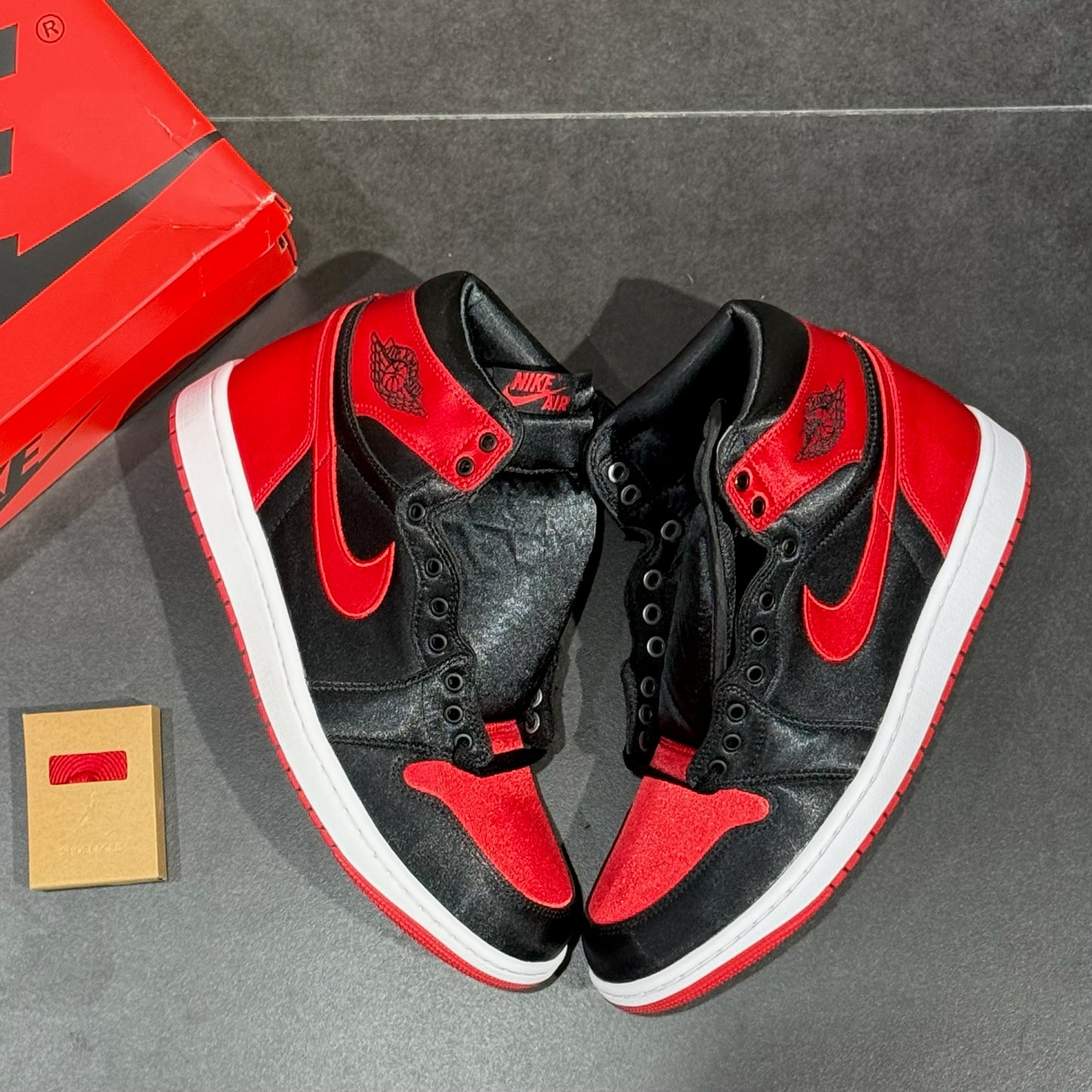 Jordan 1 High - Satin Bred (W)