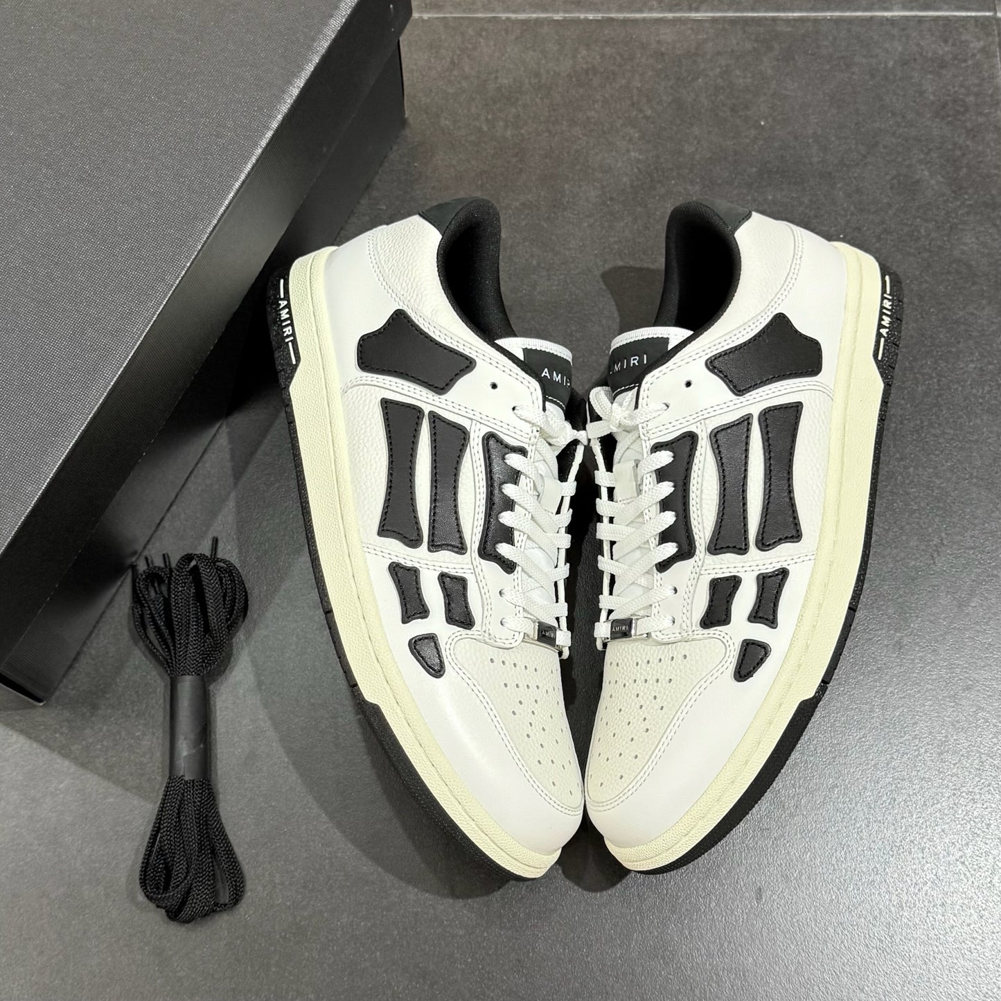 Amiri Skel Low - White & Black