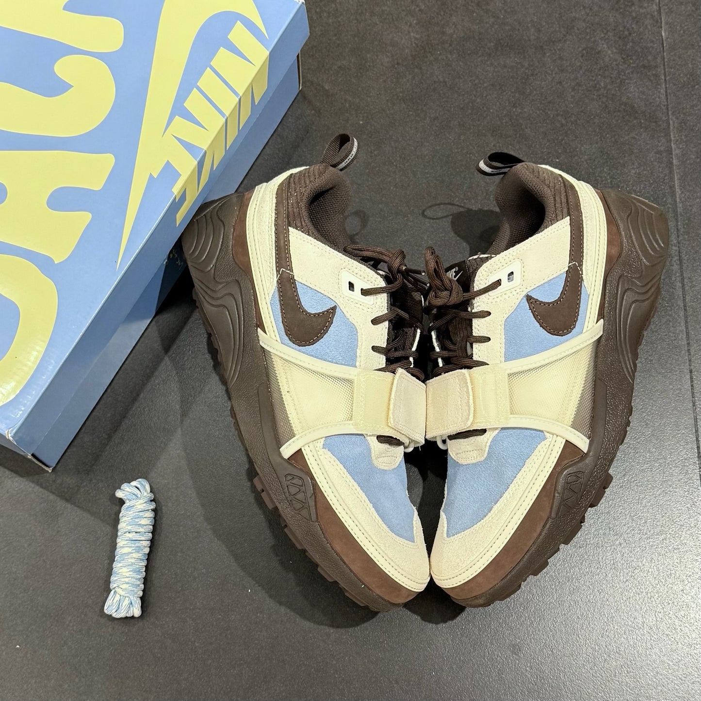 Nike x Travis Scott Zoom Field Jaxx - Leche blue