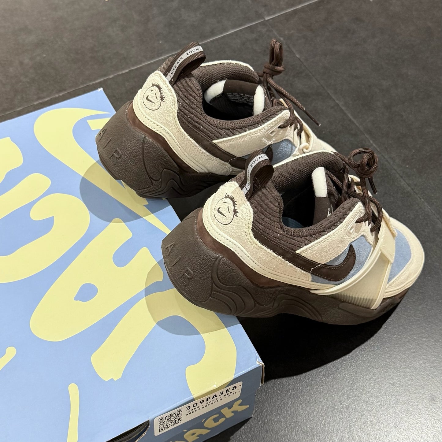 Nike x Travis Scott Zoom Field Jaxx - Leche blue